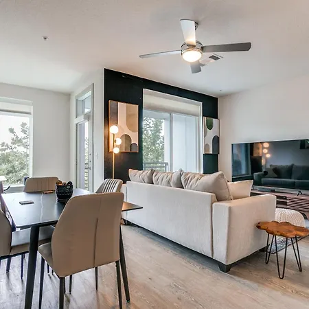 Stylish Riverview Condo On The Riverwalk #1441